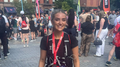 Katie runs for TeamElla in memory of her friend Elyse